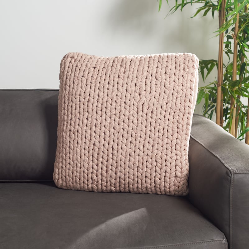 SAFAVIEH Snowflake 20-inch Pillow - 20" W x 20" L - Pink