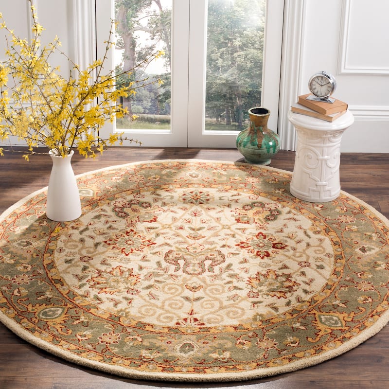 SAFAVIEH Handmade Antiquity Mazie Traditional Oriental Wool Rug - 8' x 8' Round - Ivory
