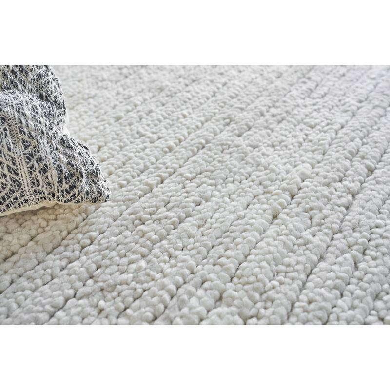 EXQUISITE RUGS Urth Hand-loomed New Zealand Wool Cream Area Rug.