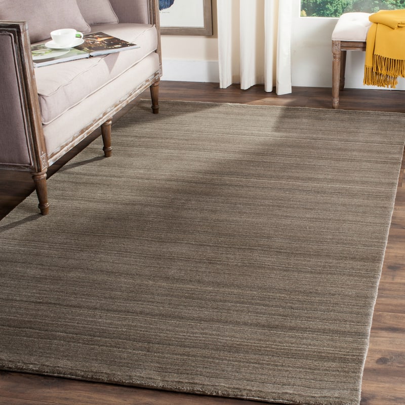 SAFAVIEH Handmade Himalaya Jessika Modern Wool Rug - 6' x 9' - Pewter - Rectangle