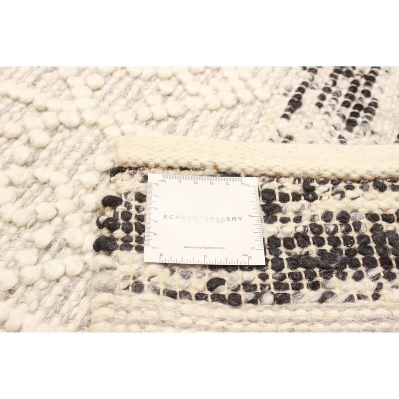 Sienna Ivory Rug 5'3" x 8'5" - 5'3 x 8'5
