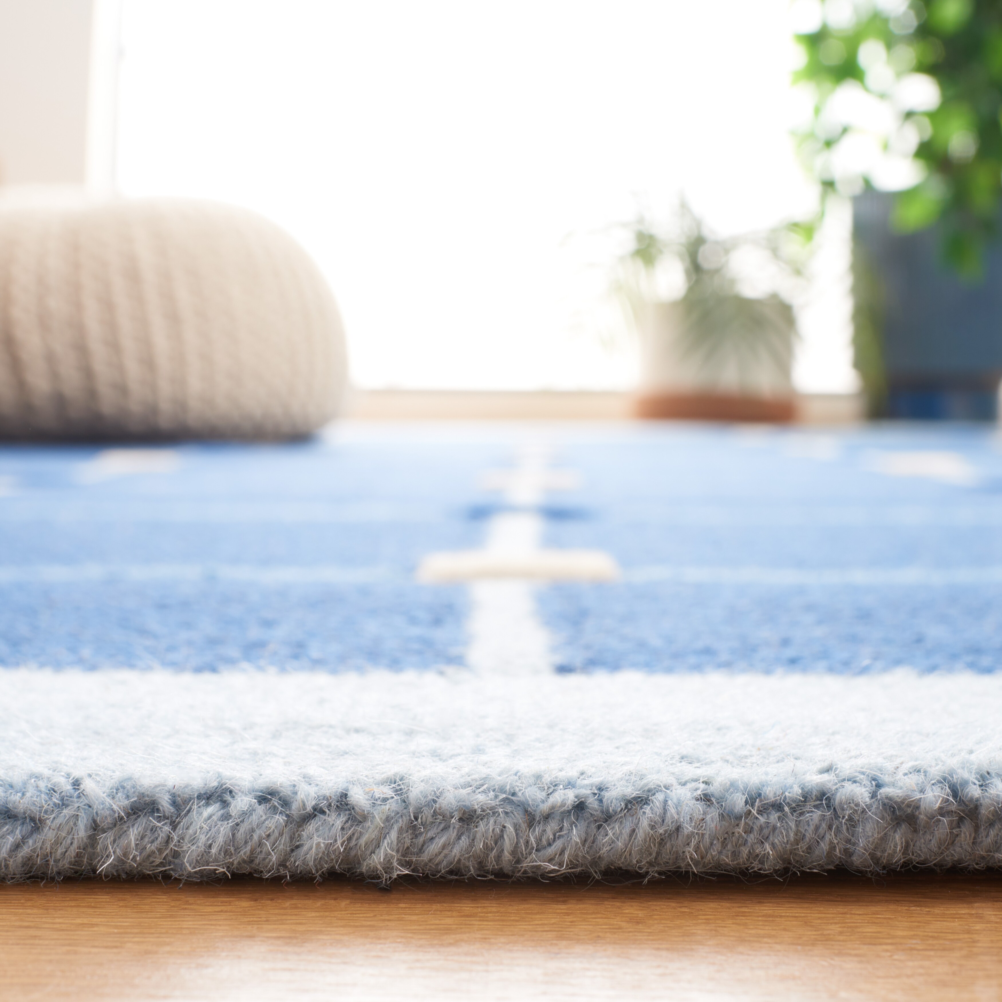SAFAVIEH Handmade Lozena Checkered Wool Rug - Stylish Decor