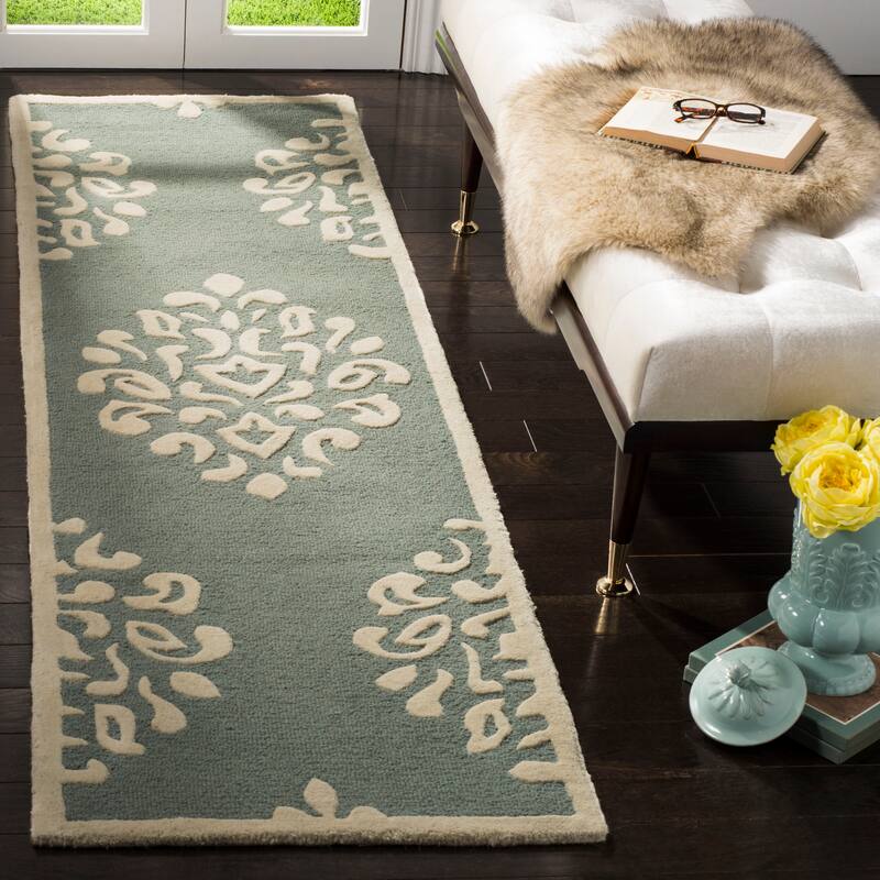 Martha Stewart by SAFAVIEH Floral Damask Wool Rug