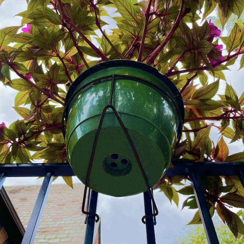 Bloem: RailScapes 0.5-0.75" Floating Railing Planter Holder