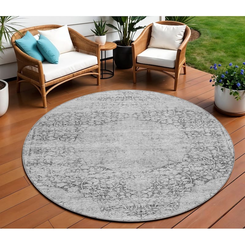 HomeRoots Oriental Traditional Rectangle Outdoor Rug - 8' Round