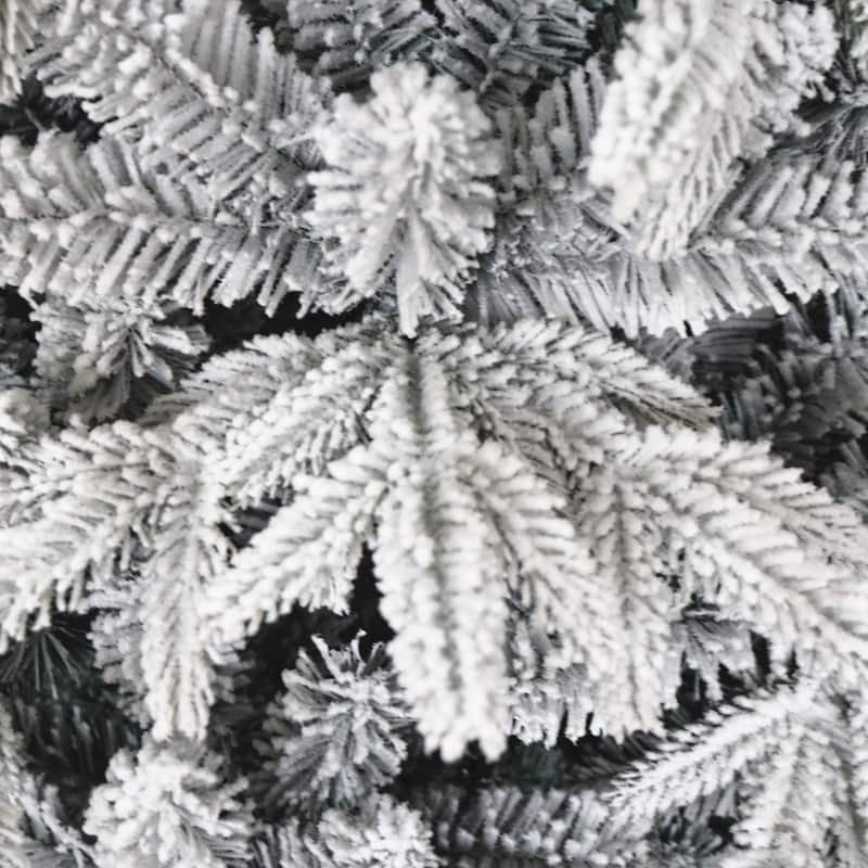 Snow Flocked Christmas Tree 7ft Artificial Hinged Pine Tree - N/A - Bed ...