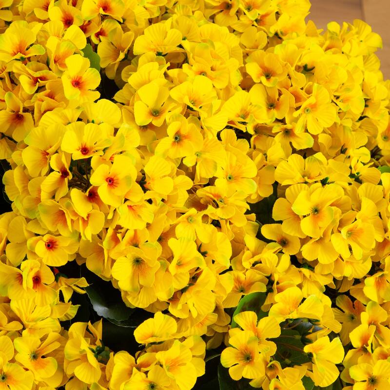 33-in UV Resistant Artificial Geranium Plant in Slate Ceramic Planter