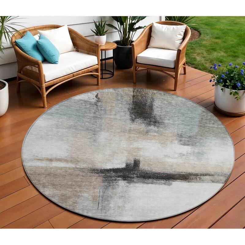 HomeRoots Abstract Transitional Rectangle Outdoor Rug - 8' Round