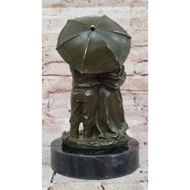 Charming Bronze Elderly Couple Figurative Sculpture – Holding Umbrella Figurine