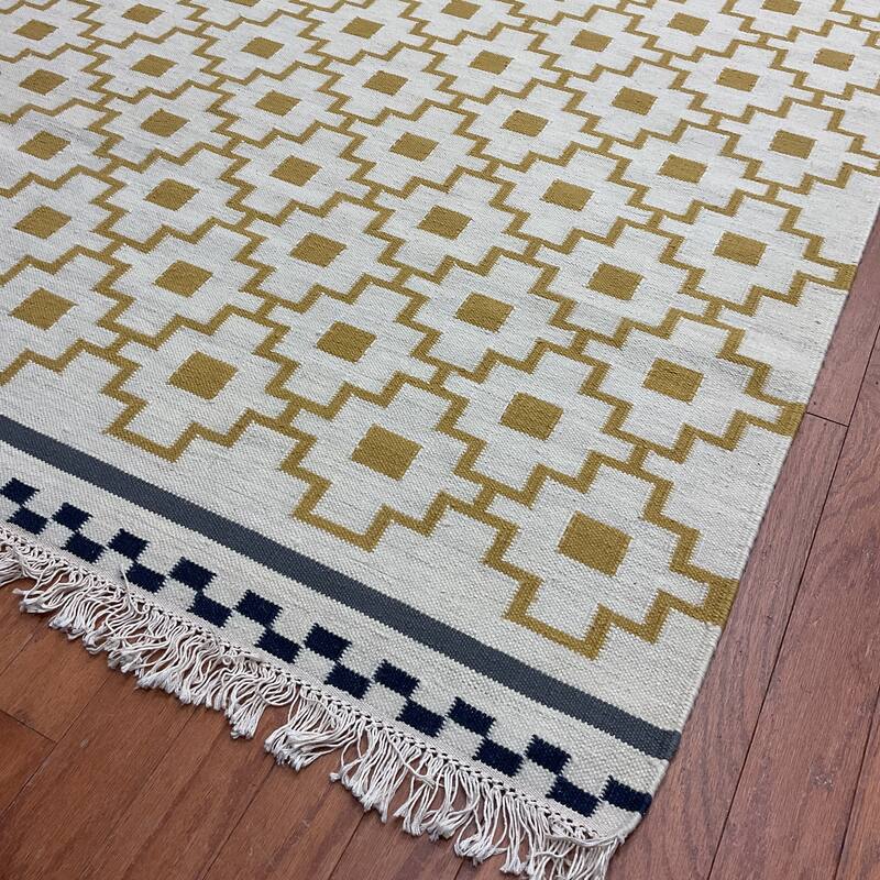 HERAT ORIENTAL 5'6 x 8' Handmade Vegetable Dye Geometric Wool Rug - 5'6 x 8'
