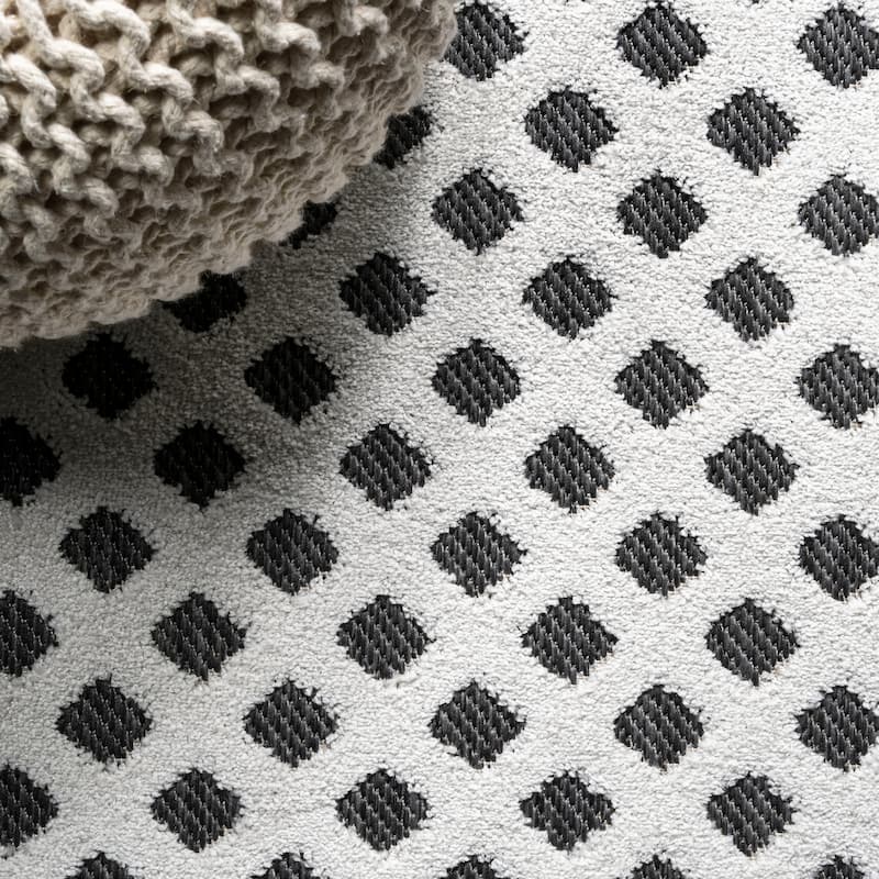 JONATHAN Y Citta High-Low Pile Mini-Diamond Trellis Indoor/Outdoor Area Rug