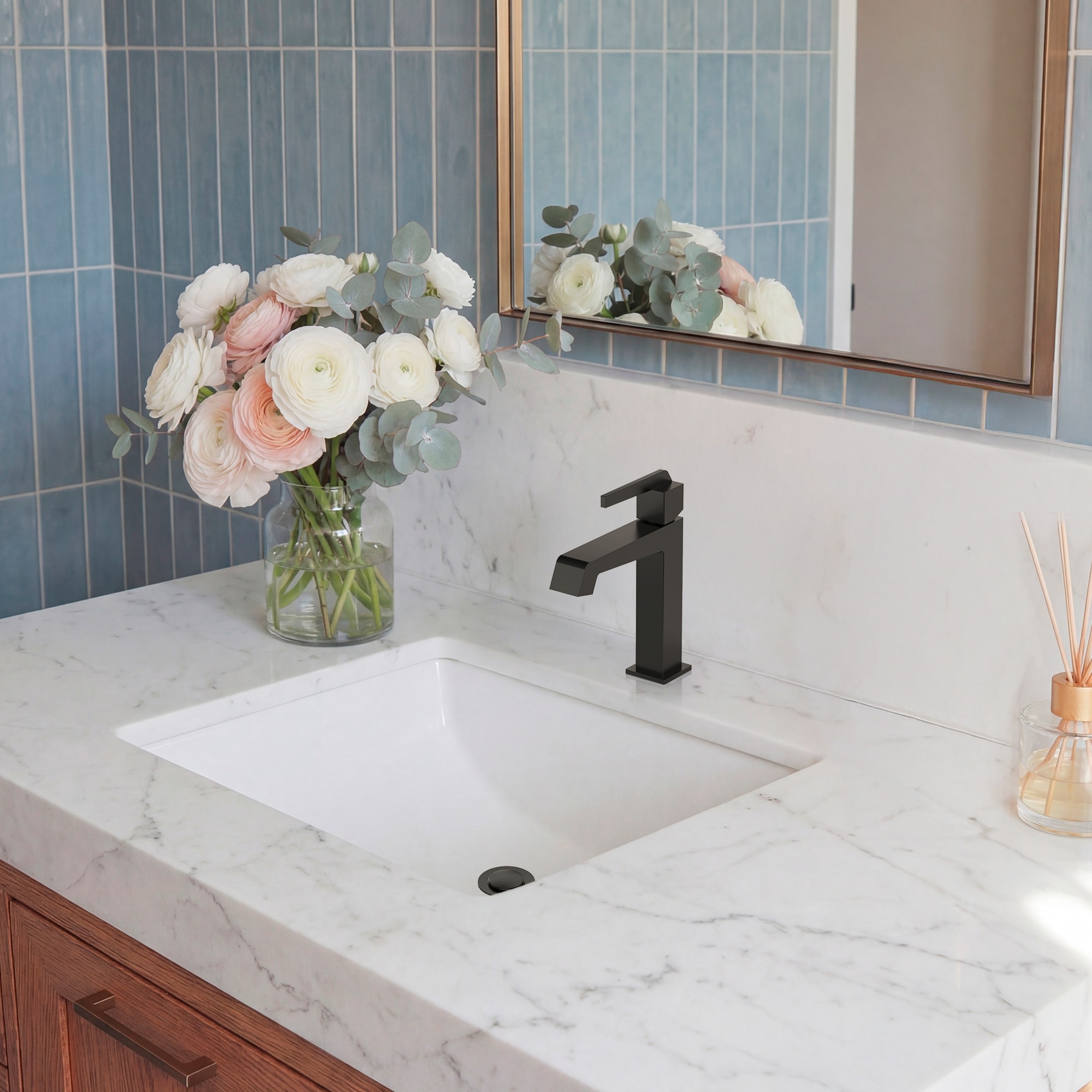 Single Hole Bathroom Sink Faucet with Drain Assembly Modern Standard Height Single Handle Bathroom Faucets