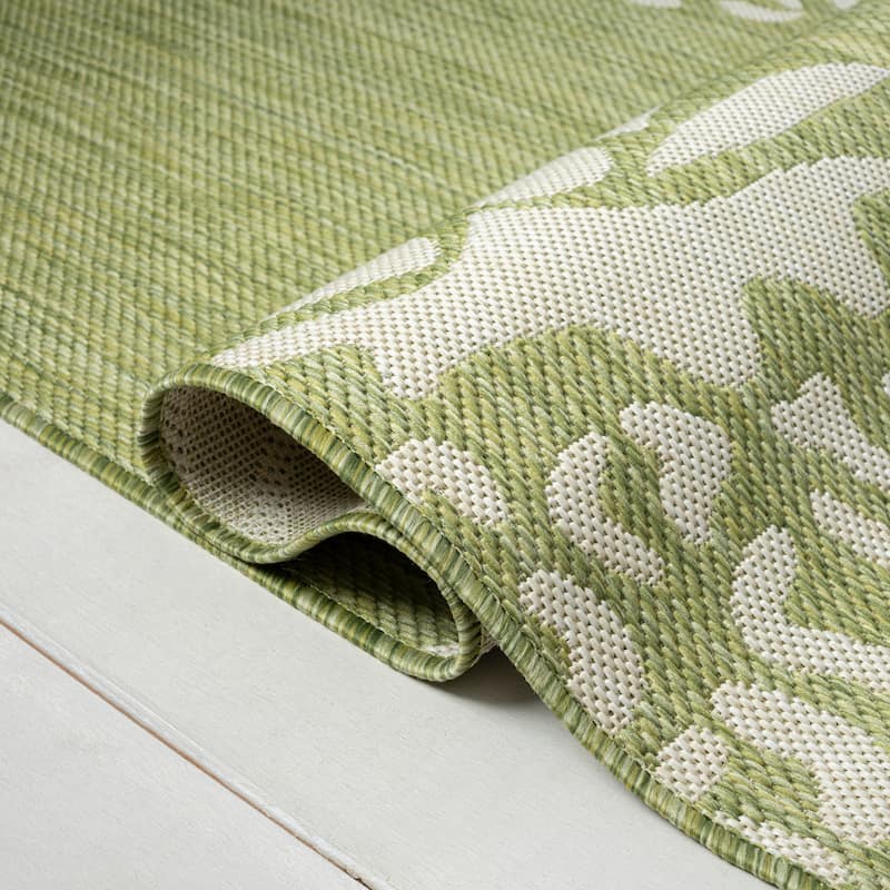 Sevita Isola Tropical Pineapple Green/Ivory Indoor/Outdoor Area Rug