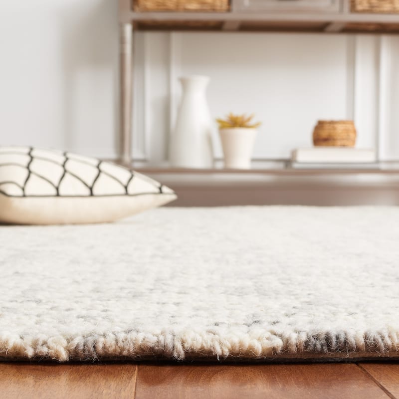 SAFAVIEH Handmade Abstract Euphrasie Modern Wool Rug