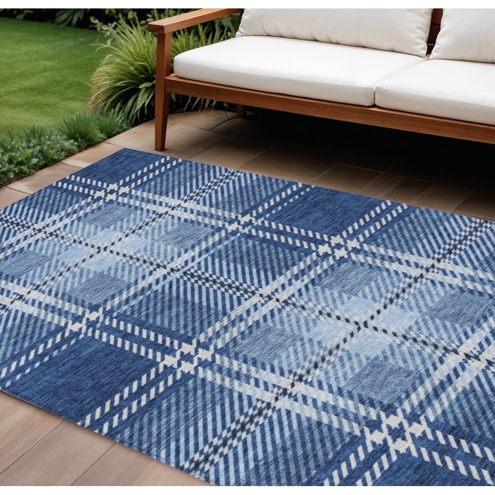 HomeRoots Plaid Transitional Rectangle Outdoor Rug