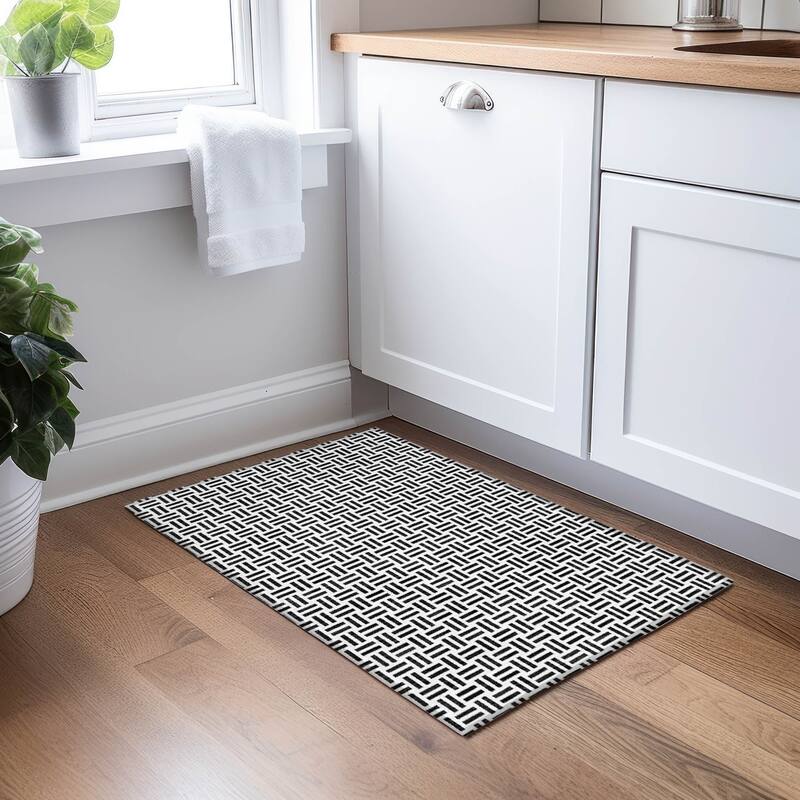 Machine Washable Indoor/ Outdoor Contemporary Basketweave Chantille Rug