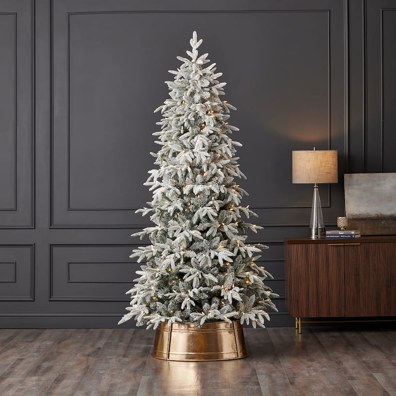 Shadow Woods Flocked Spruce Artificial Tree 9ft, Pre-Lit 600 Warm White LED Lights, 1541 PE/PVC 1541 Tips