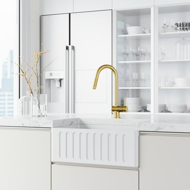 Vigo VG02008S Gramercy 1.8 GPM 17" H Single Handle Single Hole Pull