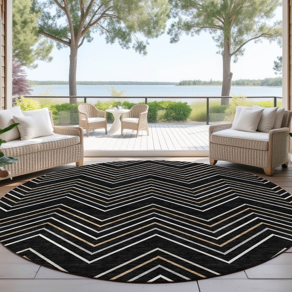 Machine Washable Indoor/ Outdoor Modern Chevron Chantille Rug