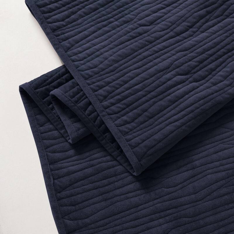 Wonderful Velvet 3 Piece Quilt Set