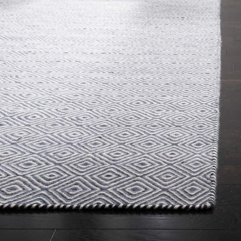 SAFAVIEH Handmade Oasis Vaira Casual Wool Rug