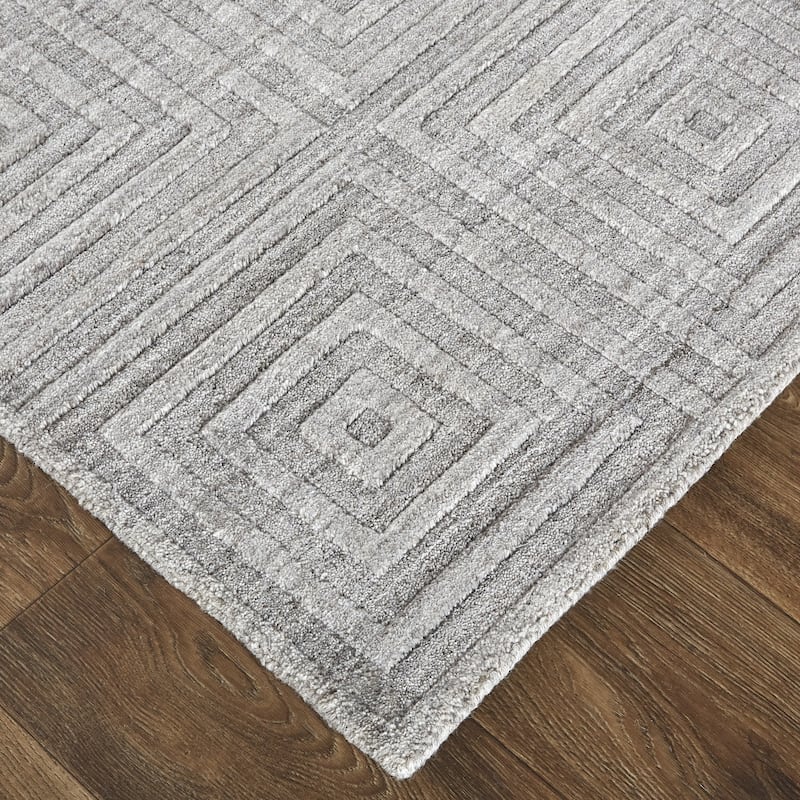 Vewag Traditional Woven Area Rug By HomeRoots - 2' x 3'