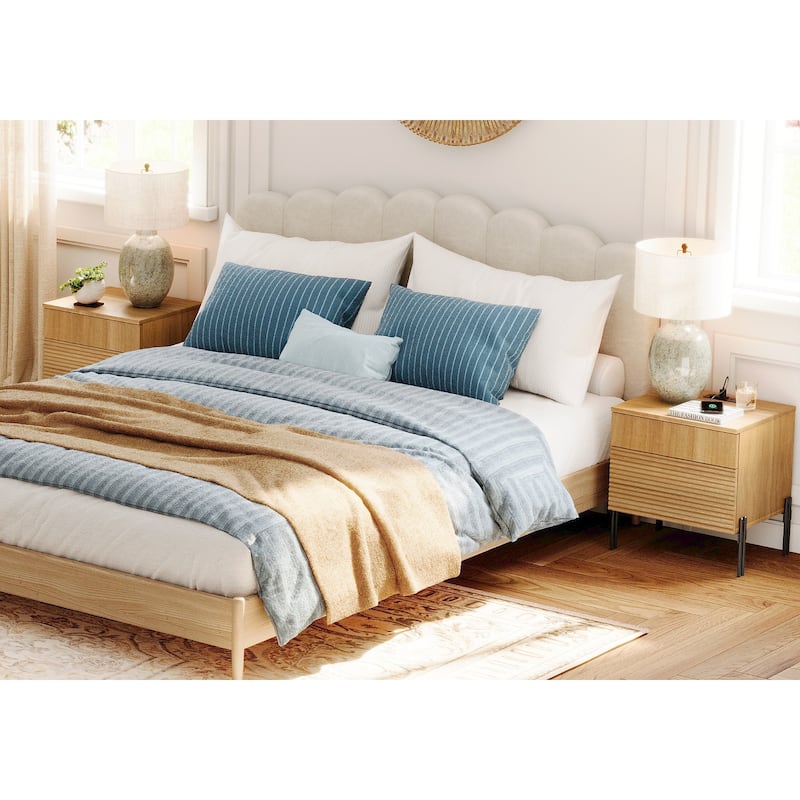 4 Pcs Wood Bedroom Set，Reeded 6 Drawer Dresser and Nightstand Sets, Night Stand Set of 2 with Charging