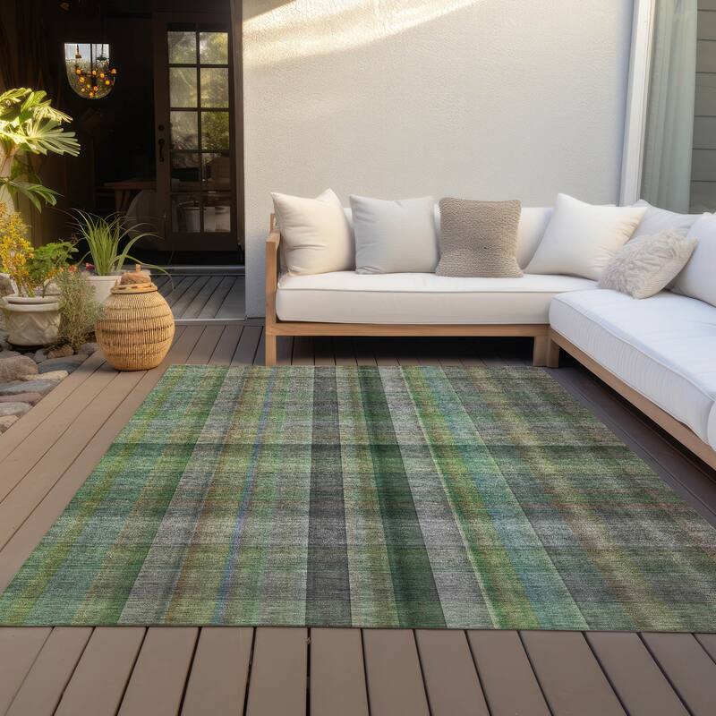 Machine Washable Indoor/ Outdoor Modern Plaid Chantille Rug