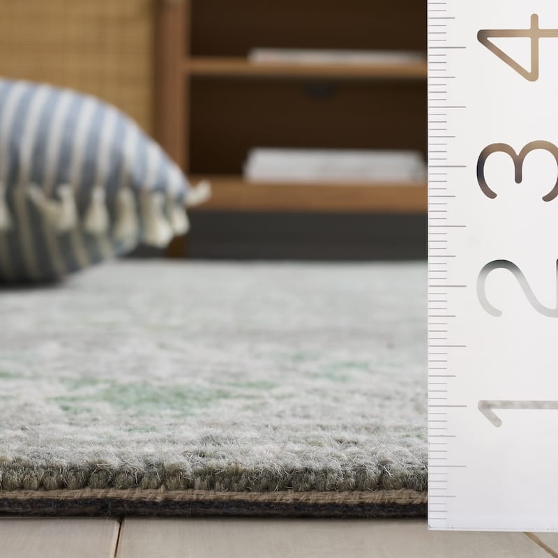 SAFAVIEH Handmade Metro Neasa Wool Rug