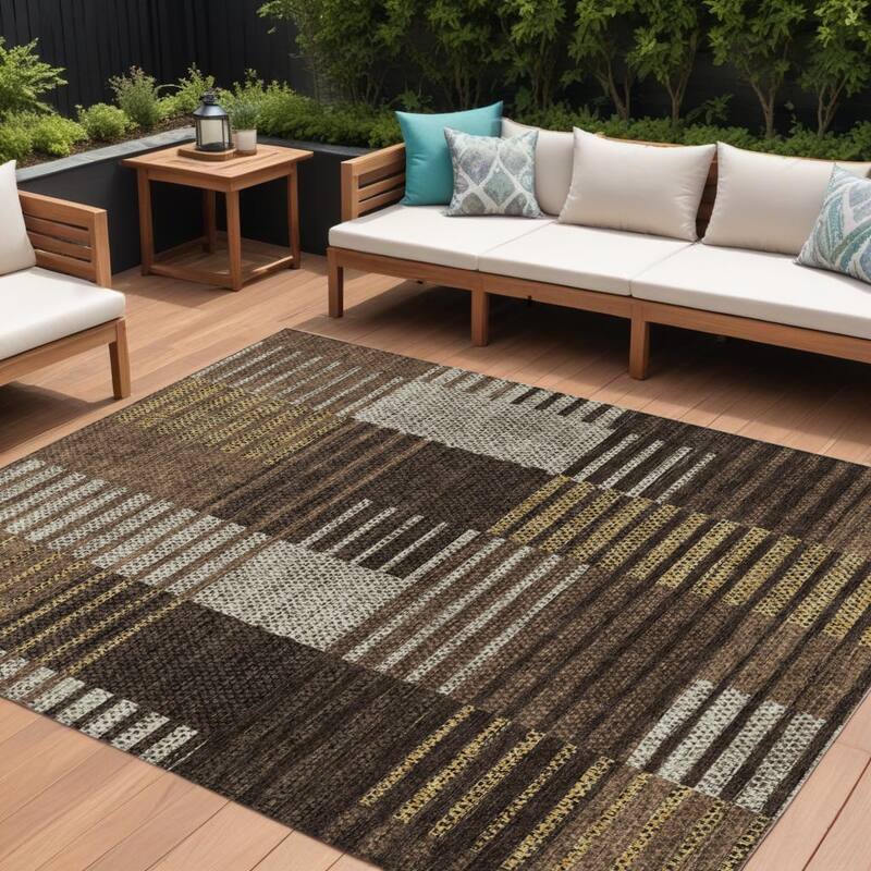 HomeRoots Striped Modern Rectangle Outdoor Rug - 10' X 14'