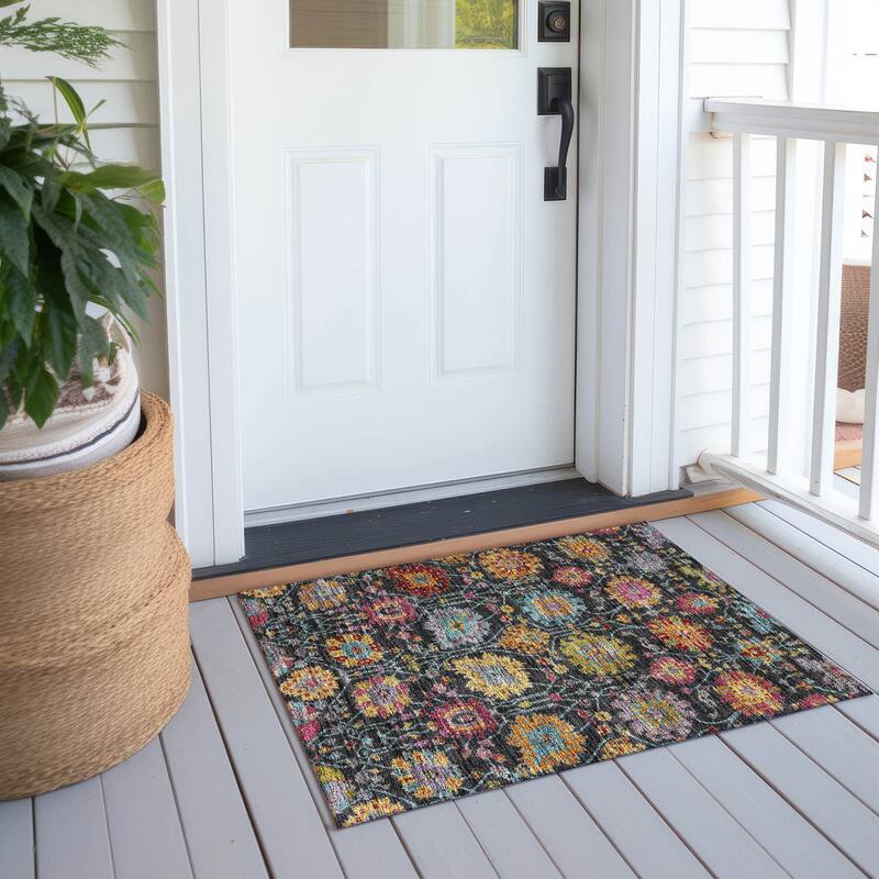 Machine Washable Indoor/ Outdoor Traditional Kashan Chantille Rug - Black - 1'8" x 2'6"