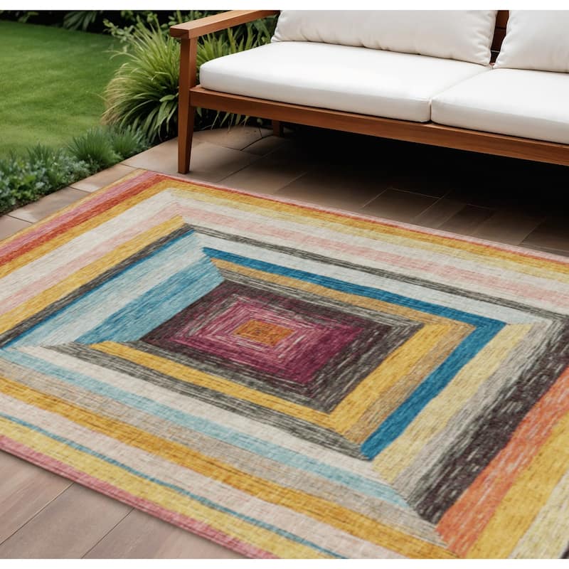 HomeRoots Geometric Transitional Rectangle Outdoor Rug - 8' X 10'