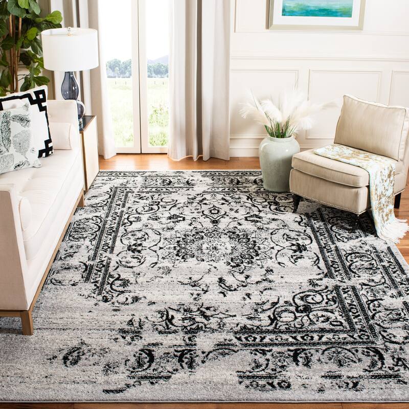 SAFAVIEH Adirondack Sierra Vintage Oriental Distressed Rug - 8' x 10' - Silver/Black