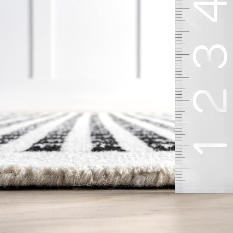 Nuloom Adahlia Checkered Wool Area Rug