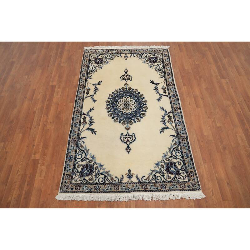 Hand Knotted Oriental 100% Wool Carpet Traditional Medallion Beige & Ivories Nain Area Rug - 6' 8'' X 3' 11''