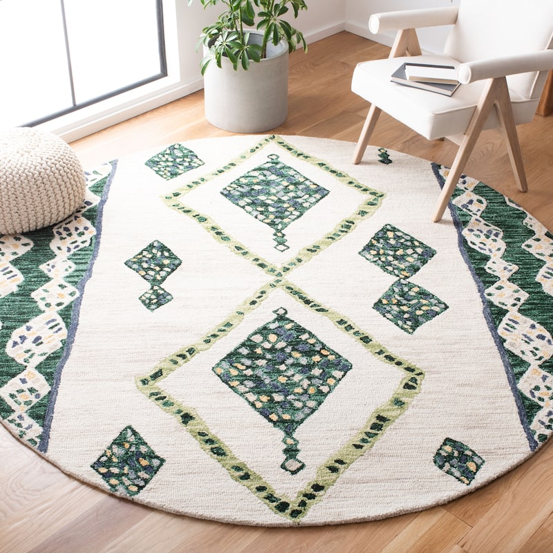 SAFAVIEH Handmade Aspen Radana Boho Tribal Wool Rug - 7' Round - Green/Ivory