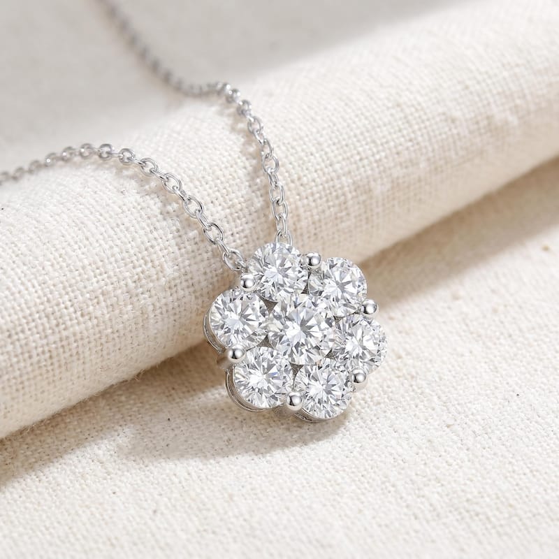 Bliss Diamond 1/2ct Pave Fire Diamond Clustser Pendant White Gold - White - 18 Inch