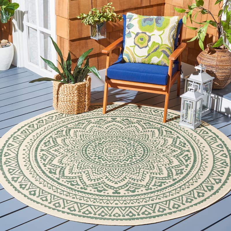SAFAVIEH Courtyard Jantsje Indoor/ Outdoor Waterproof Patio Backyard Rug - 6'7" Round - Beige/Dark Green