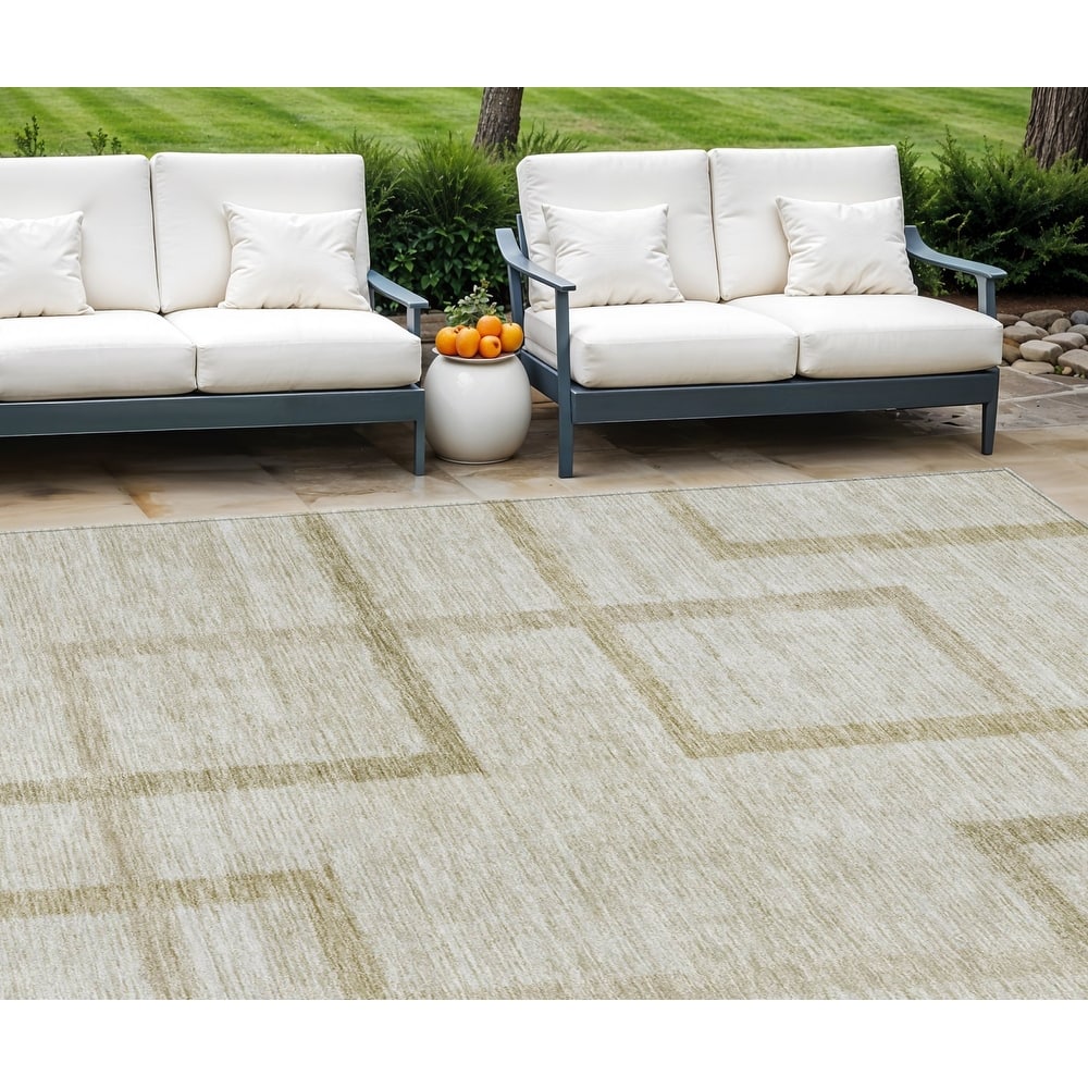 HomeRoots Geometric Transitional Rectangle Outdoor Rug