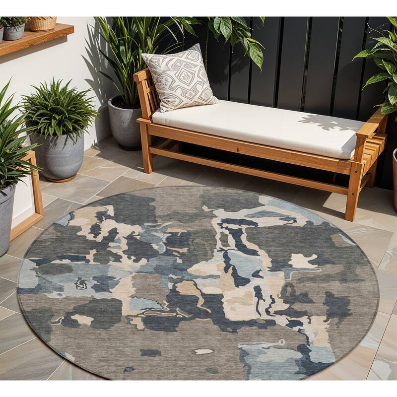 HomeRoots Abstract Transitional Rectangle Outdoor Rug - 8' Round