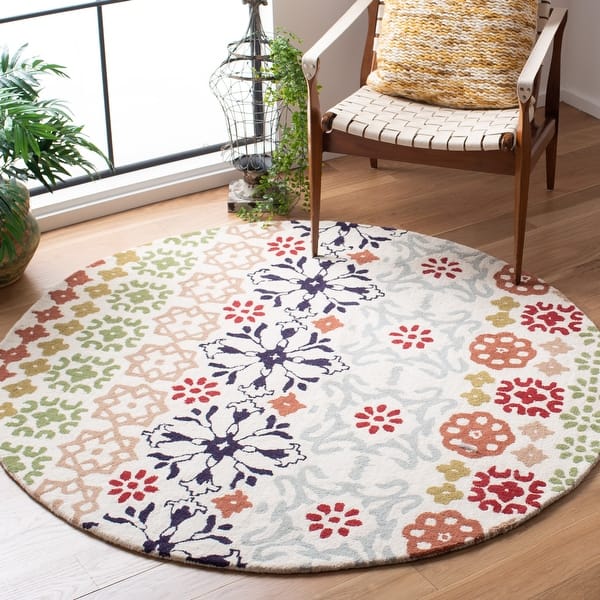 slide 2 of 19, SAFAVIEH Handmade Wyndham Reinolde Modern Wool Rug