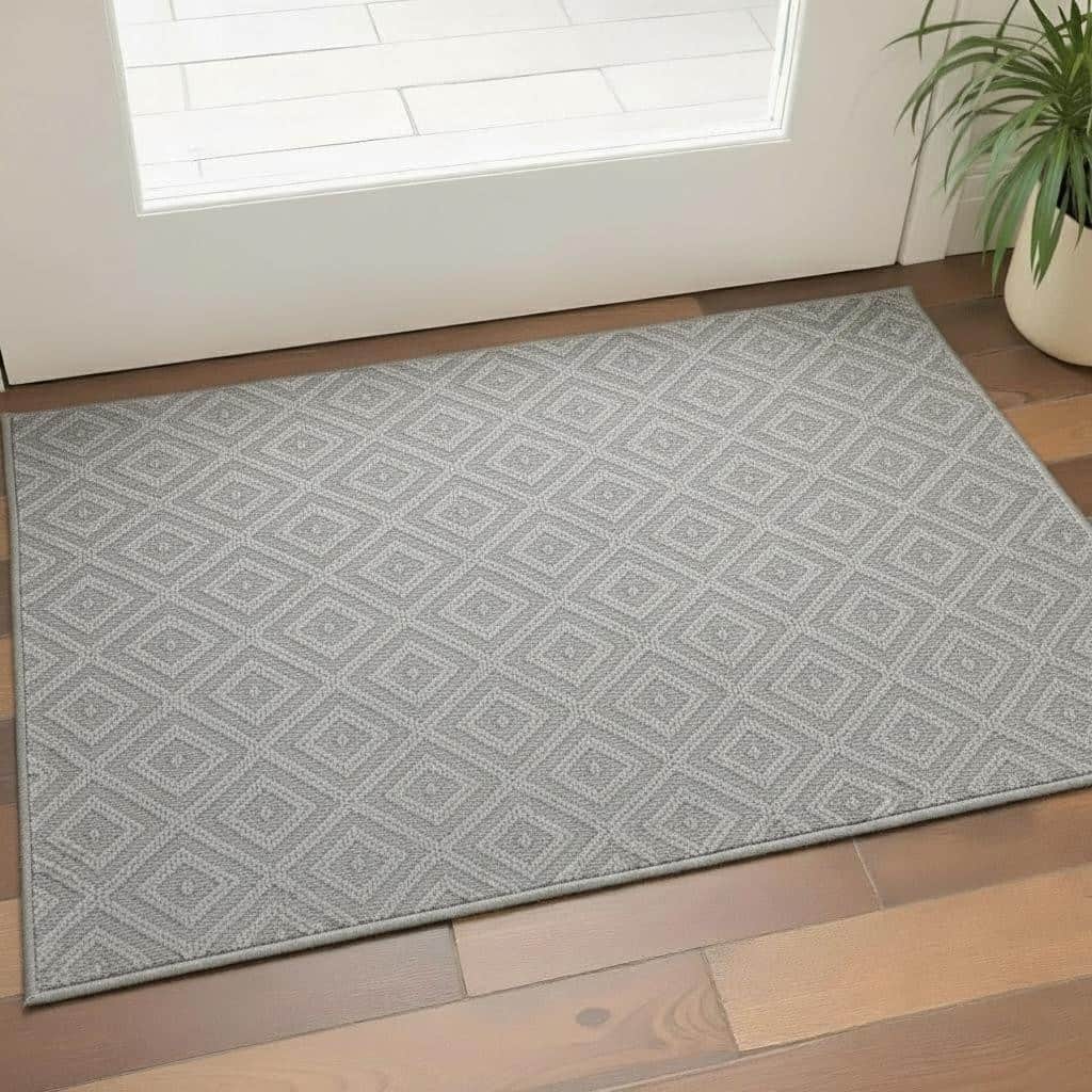 HomeRoots Geometric Transitional Rectangle Area Rug - 36.00 in. x 24.00 in. x 0.50 in.