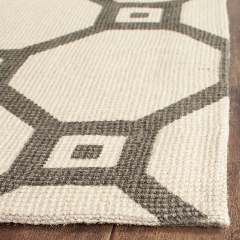 SAFAVIEH Handmade Cedar Brook Saliye Modern Jute Rug