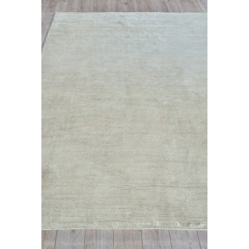 Exquisite Rugs Plush Hand-Knotted Bamboo Silk/New Zealand Wool White Area Rug