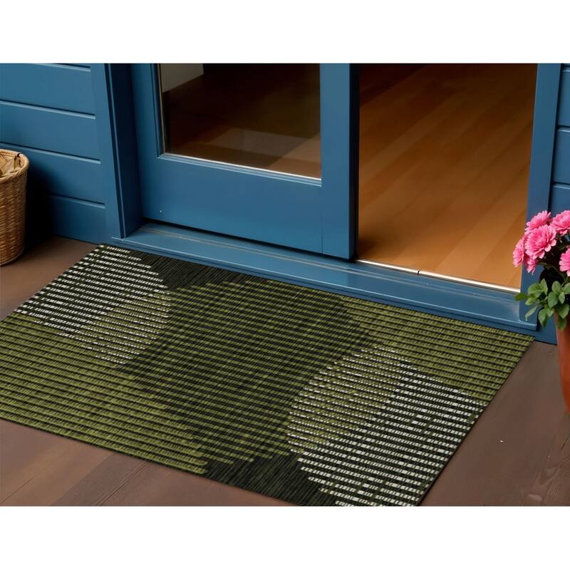 HomeRoots Geometric Transitional Rectangle Outdoor Rug - 3' x 5'