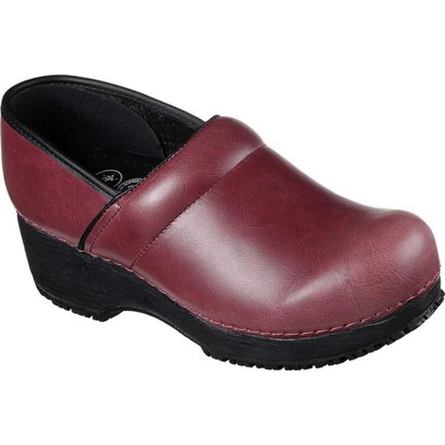 red slip resistant shoes