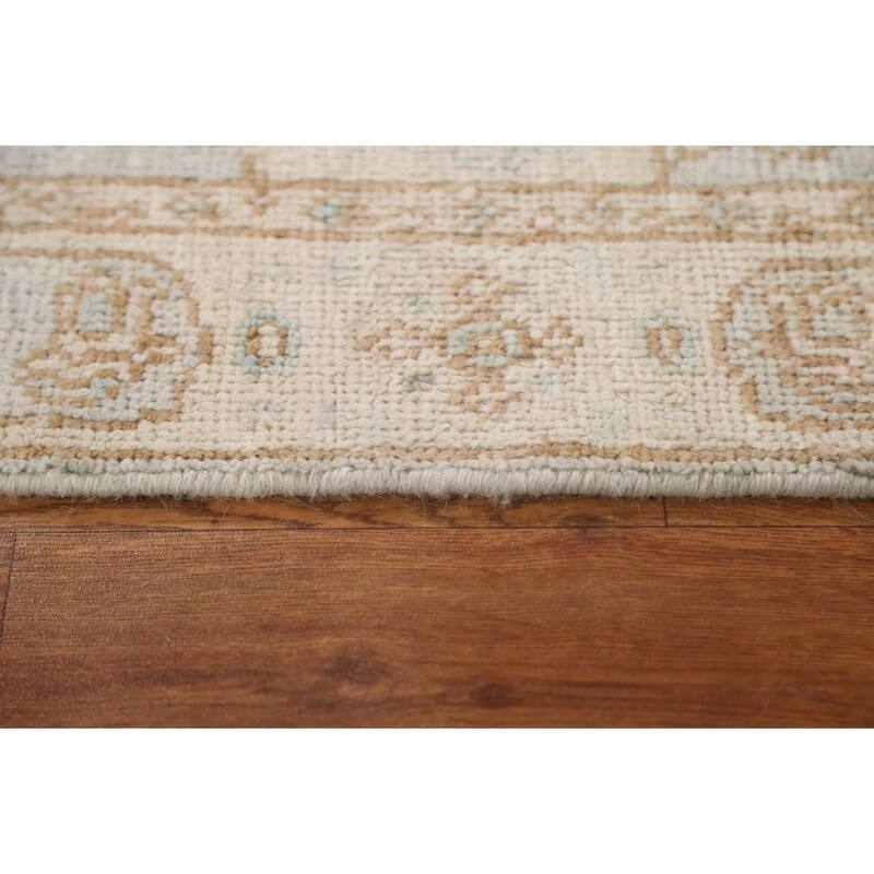 Hand Knotted Oriental 100% Wool Carpet Transitional Medallion Beige & Ivories Oushak Area Rug - 2' 11'' X 2' 0''
