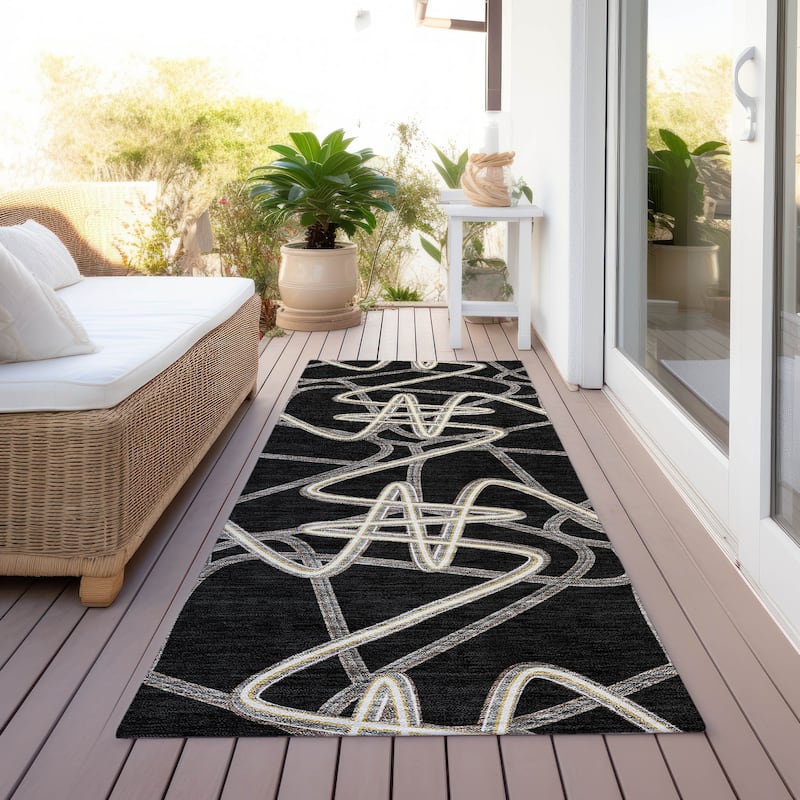Machine Washable Indoor/ Outdoor Contemporary Links Chantille Rug - Black - 2'3" x 7'6"