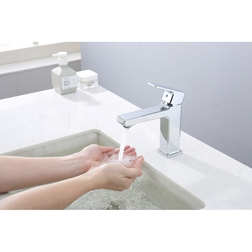 Chrome Single Hole Bathroom Faucet
