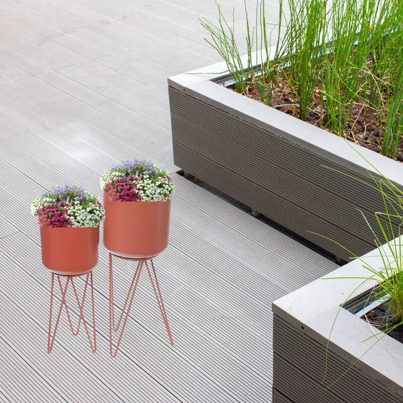 Planters With Tripod Stand Rust Set of 2